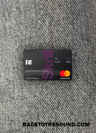 İndir Skrill Mastercard Banka Kart in PSD Format, fully Düzenlenebilir foto-görünüm Örnek ön izleme